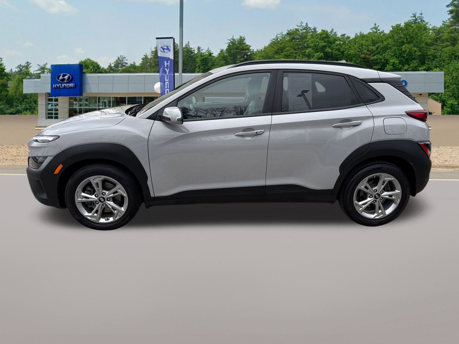 Used 2022 Hyundai Kona SEL w/ Cargo Package AWD/4WD image 2