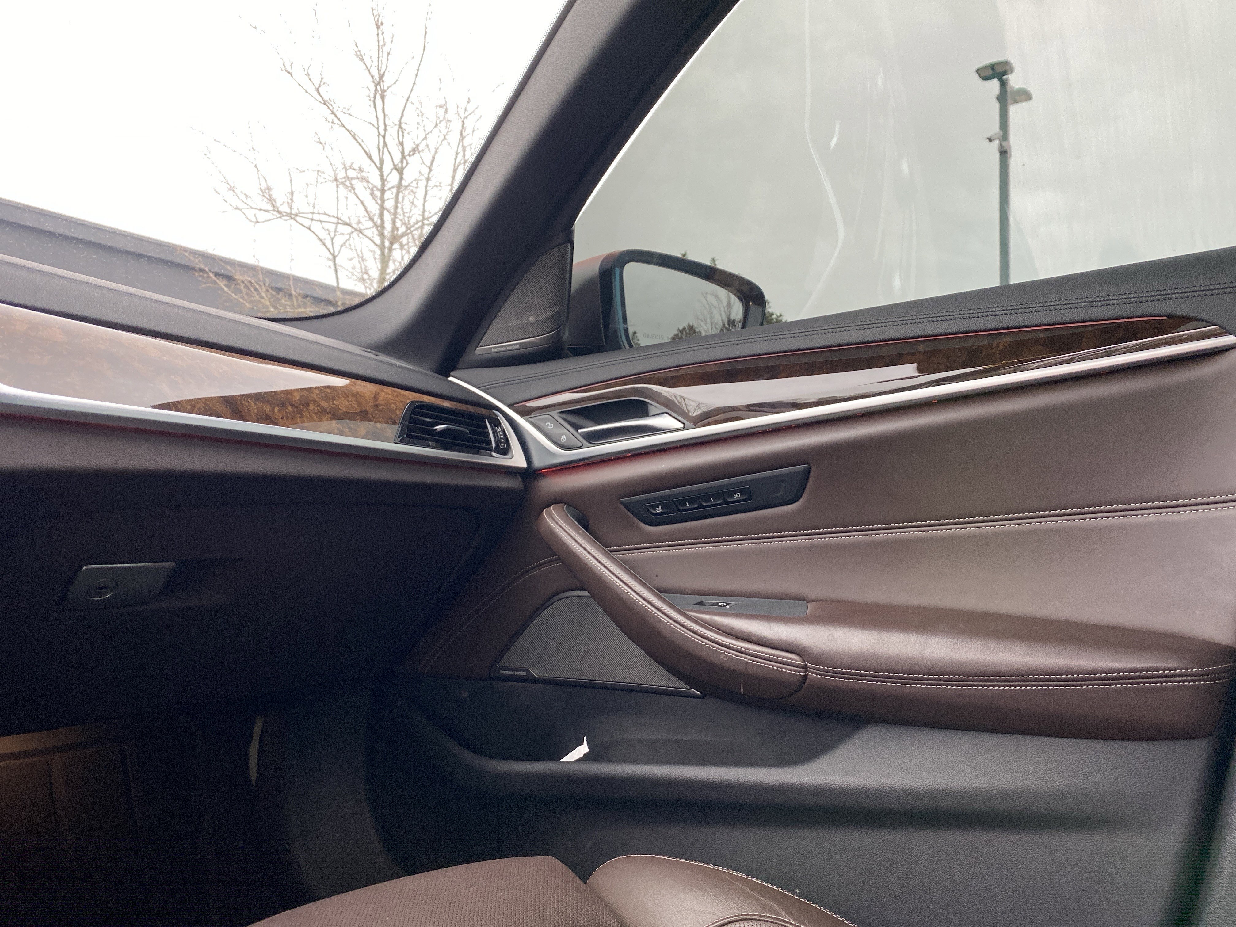 Used 2020 BMW M550i xDrive w/ Premium Package image 19