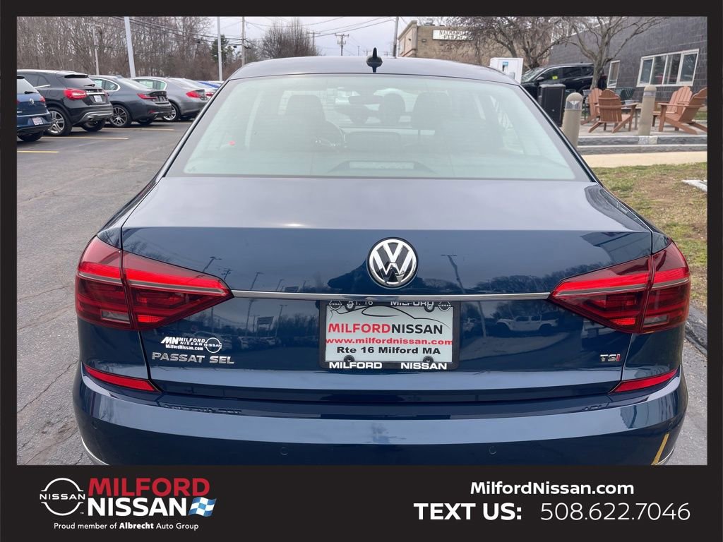 Used 2018 Volkswagen Passat 2.0T SEL Premium image 4