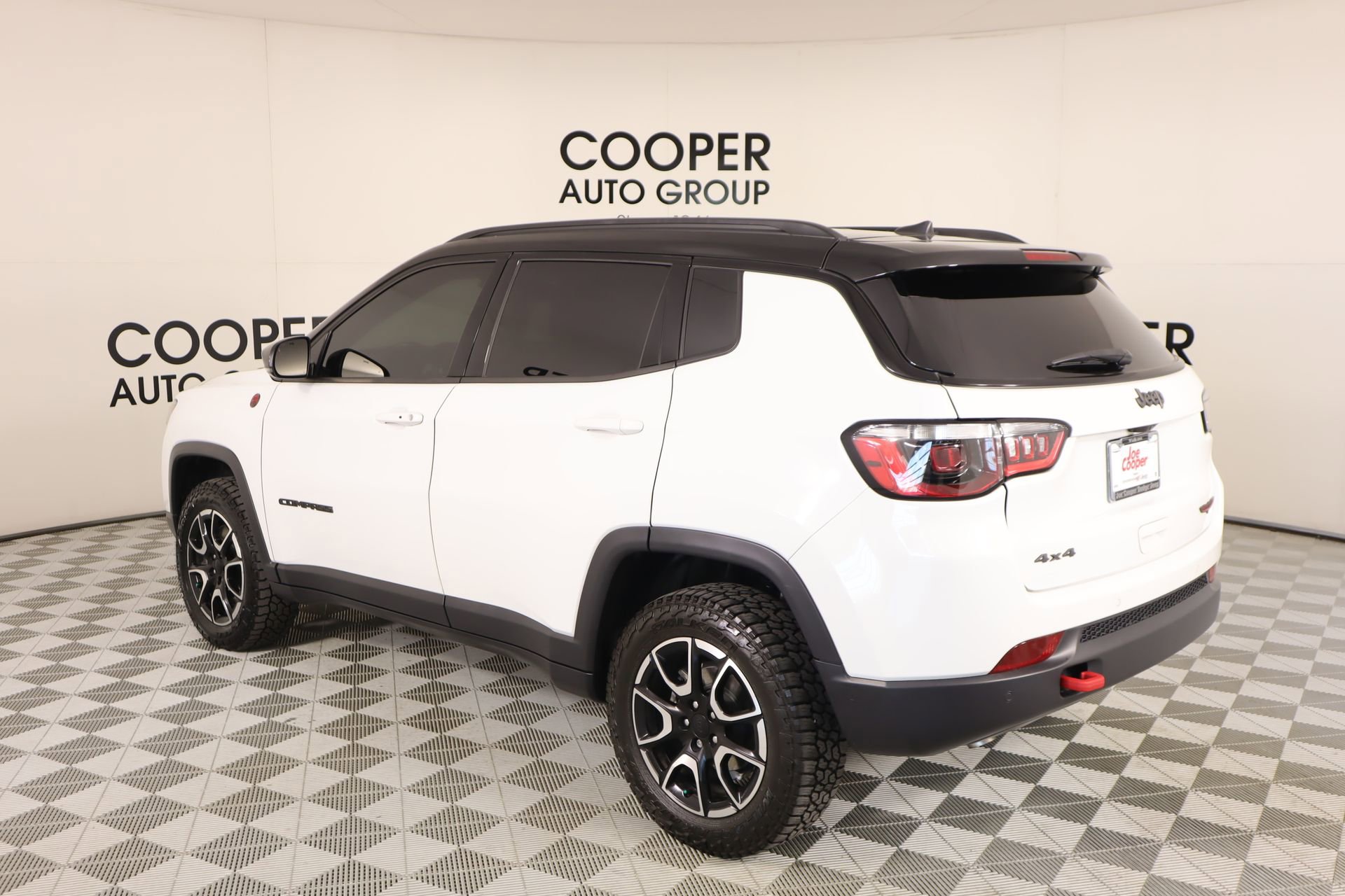 Used 2024 Jeep Compass Trailhawk image 21