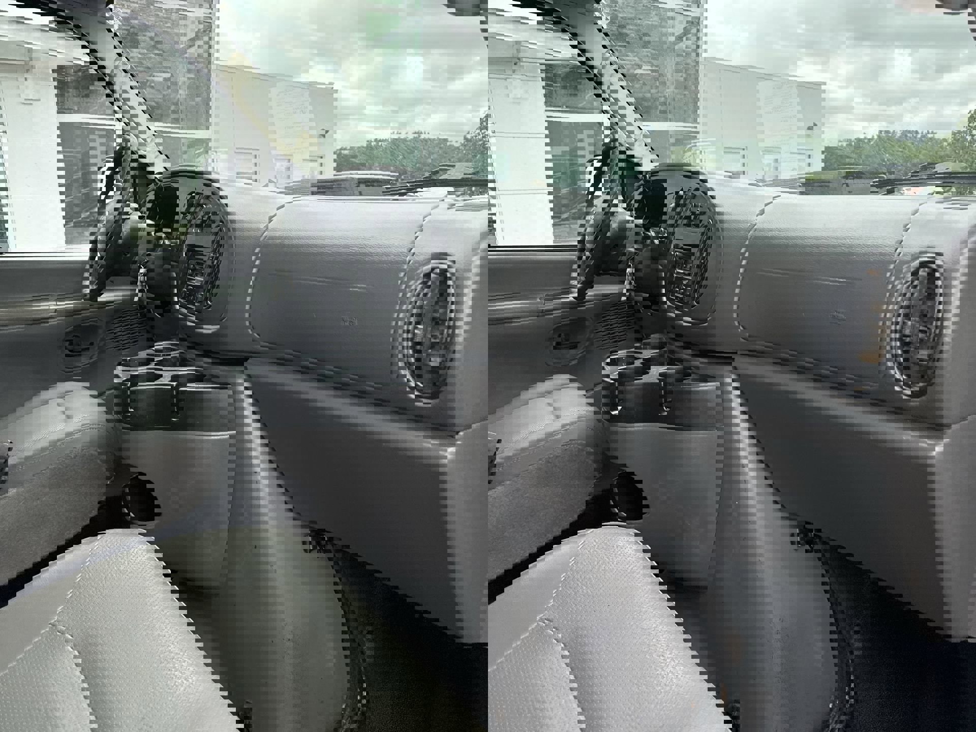 Used 2006 Ford E-450 and Econoline 450 image 20