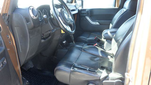 Used 2011 Jeep Wrangler Unlimited 70th Anniversary w/ Dual Top Group image 21