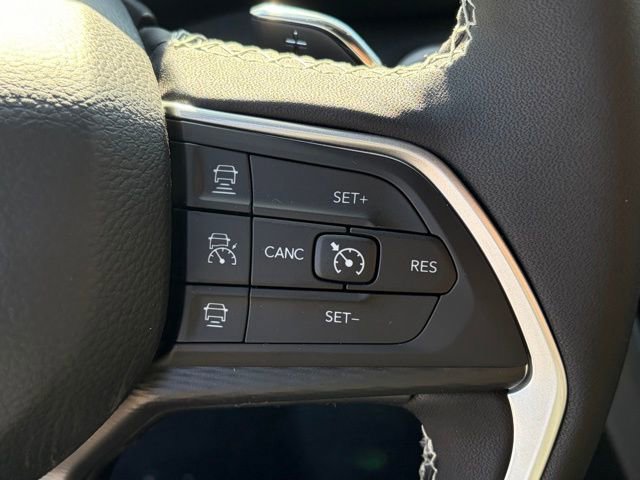 New 2025 Jeep Grand Cherokee Altitude w/ Trailer Tow Package image 18