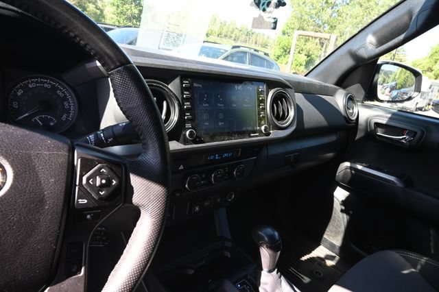 Used 2022 Toyota Tacoma TRD Off-Road AWD/4WD image 10