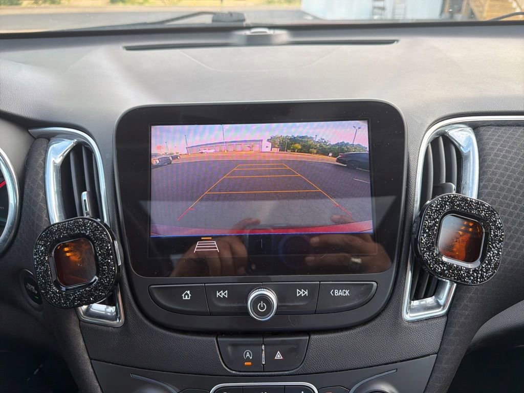 Used 2020 Chevrolet Malibu LT FWD image 29