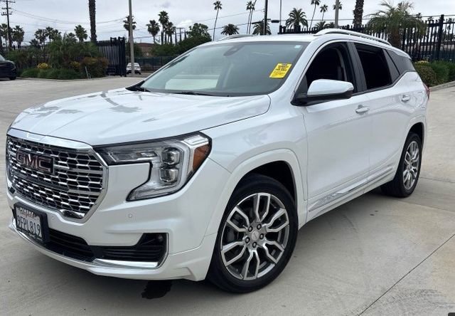 Used 2022 GMC Terrain Denali AWD/4WD image 1