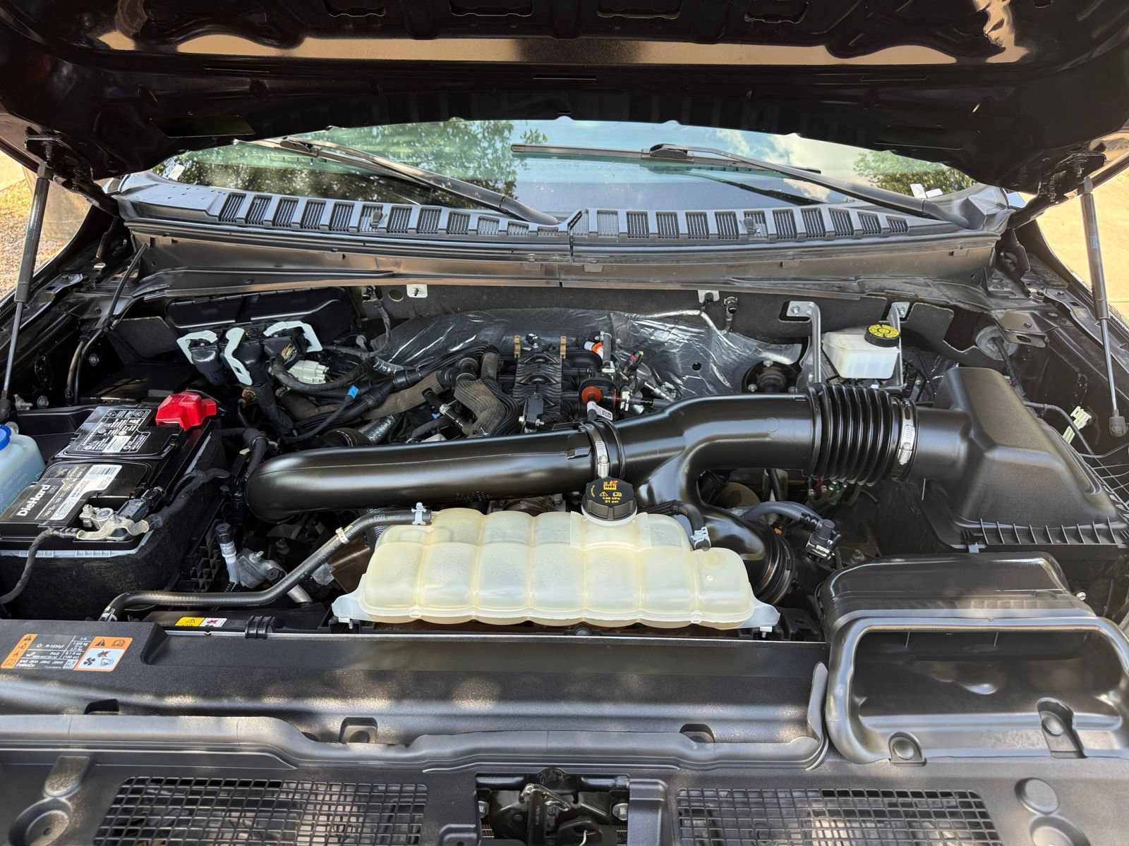 Used 2023 Ford Expedition XLT AWD/4WD image 34