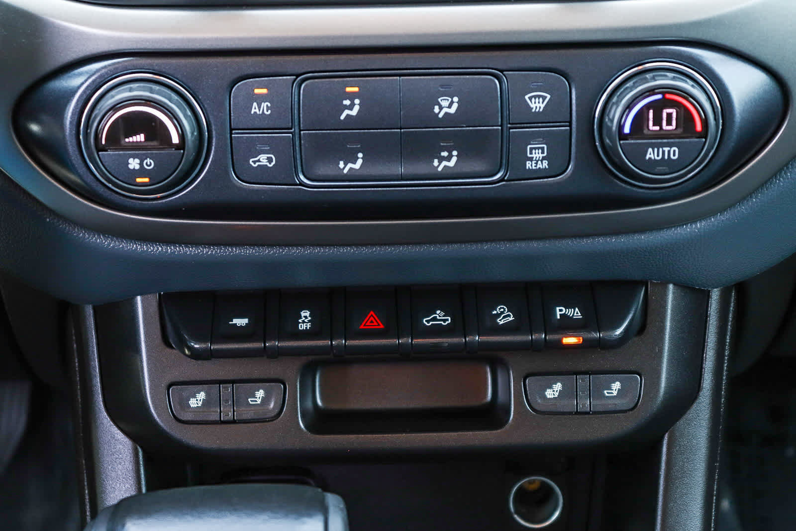 Used 2021 Chevrolet Colorado Z71 AWD/4WD image 19