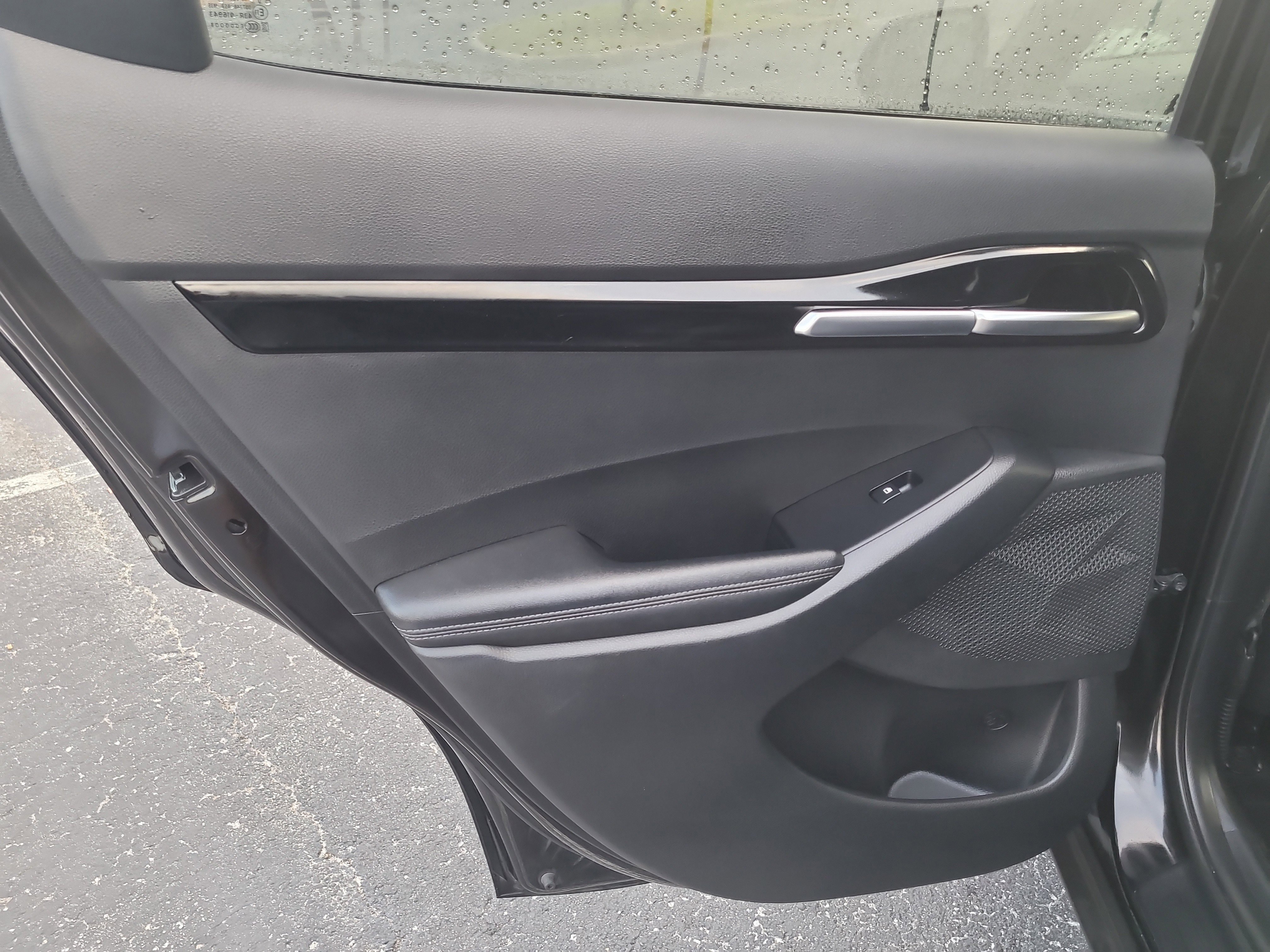 Used 2025 Kia Seltos S FWD image 12