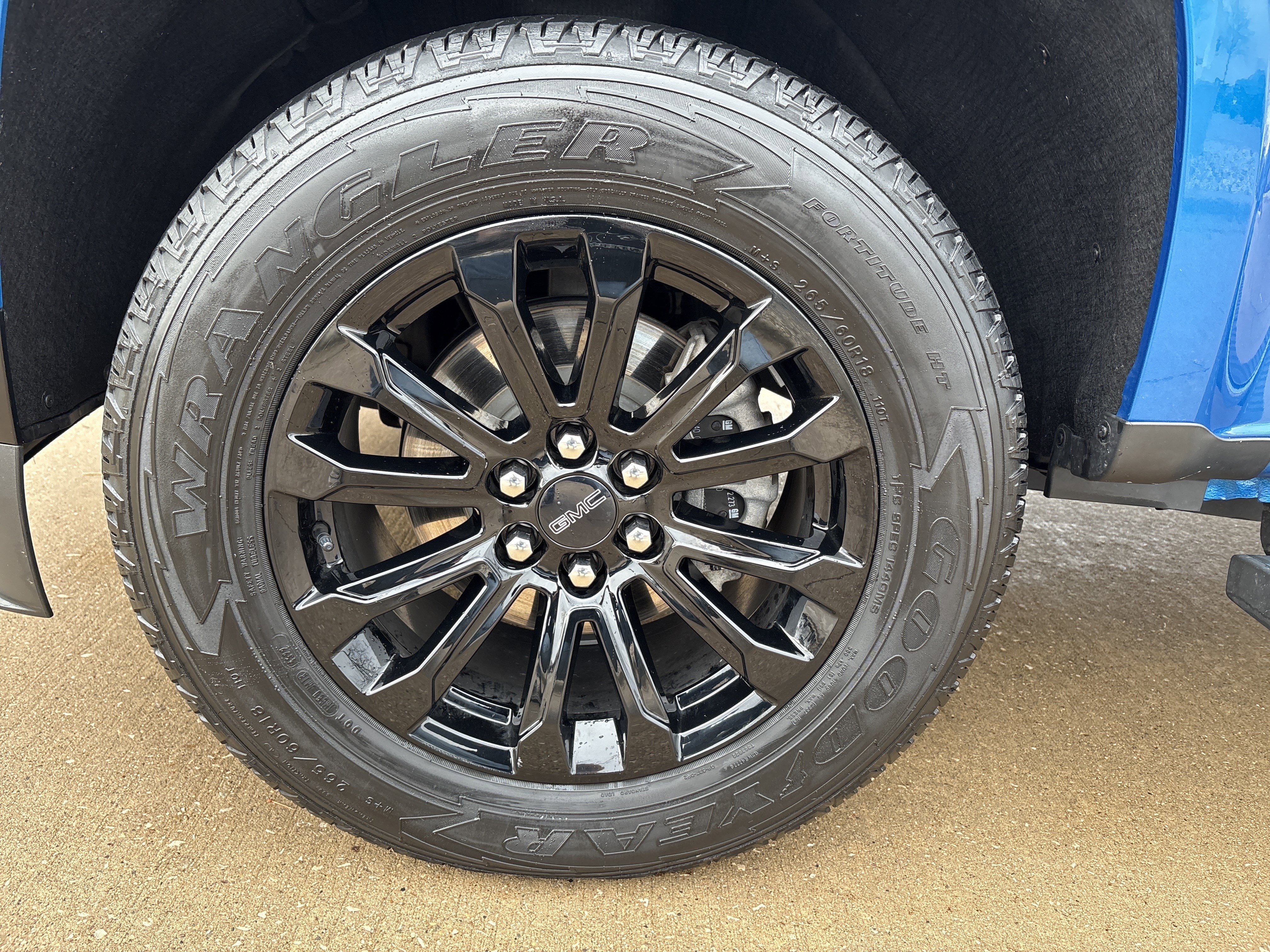 Used 2022 GMC Canyon Elevation w/ Elevation Premium Package image 9