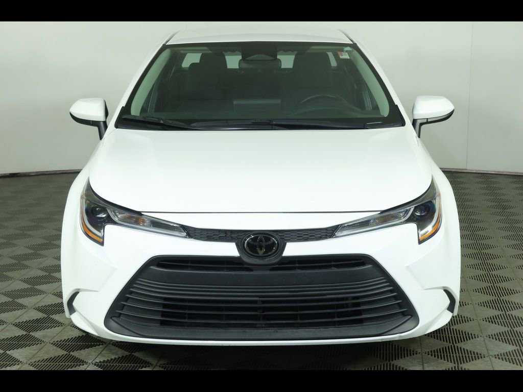Used 2025 Toyota Corolla LE FWD image 9