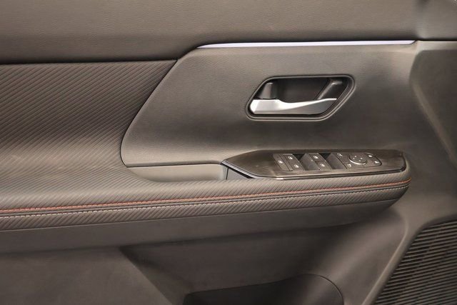 New 2026 Nissan Kicks SR w/ SR Premium Package FWD image 9