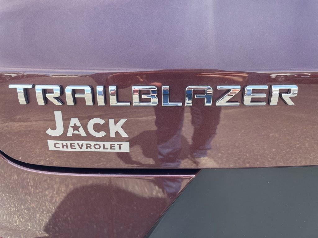 Used 2022 Chevrolet TrailBlazer LT FWD image 7