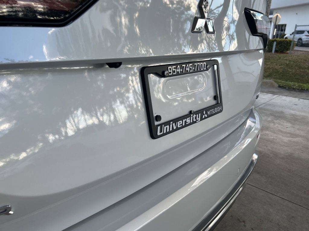 New 2026 Mitsubishi Outlander SE image 19