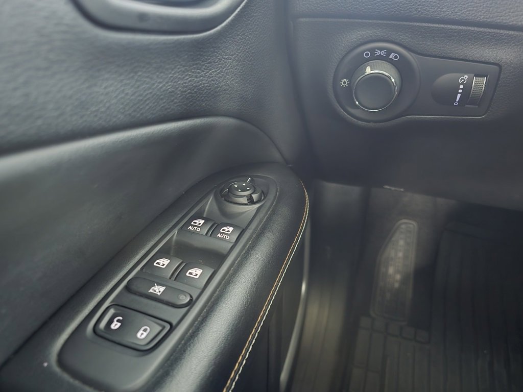 Used 2020 Jeep Compass Sport image 21