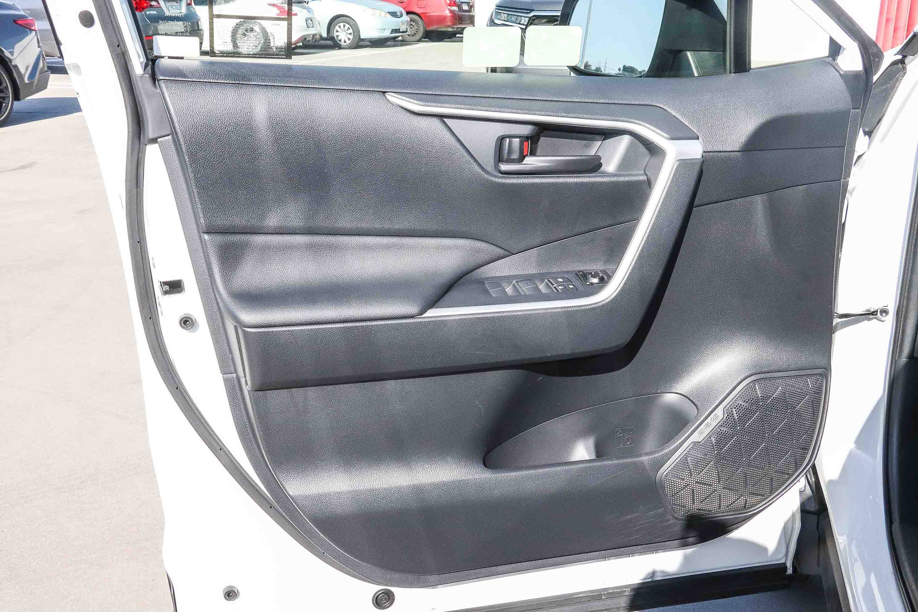 Certified 2023 Toyota RAV4 LE image 21