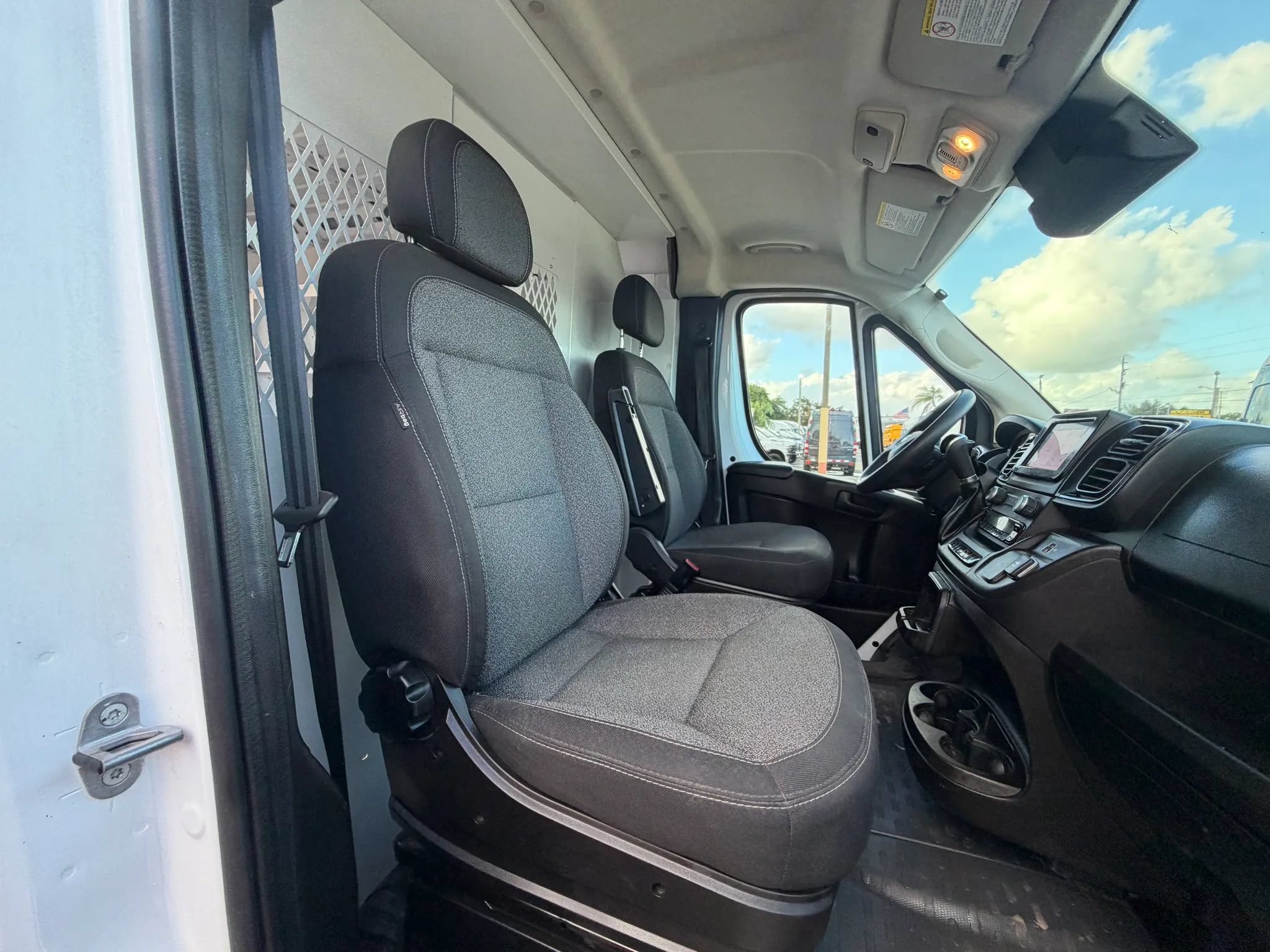 Used 2023 RAM ProMaster 2500 w/ Interior LED Lighting Group FWD image 18