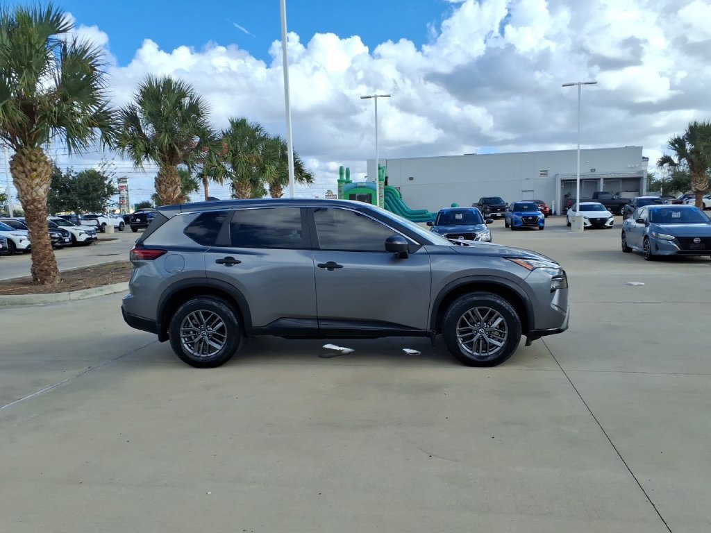 Used 2024 Nissan Rogue S FWD image 6