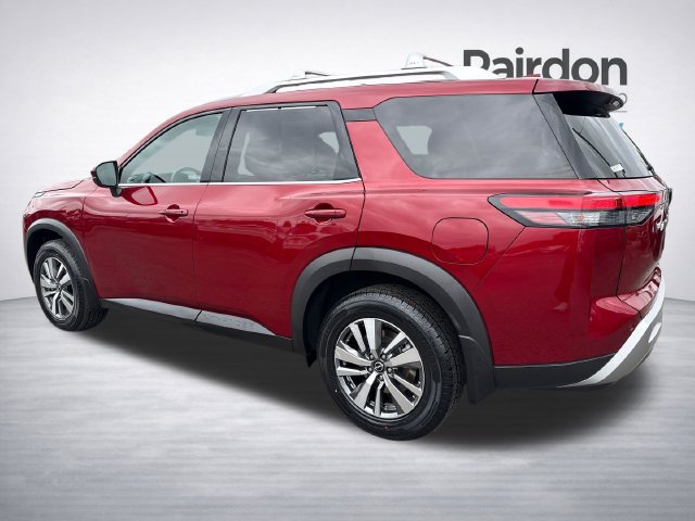 Used 2023 Nissan Pathfinder SL AWD/4WD image 5