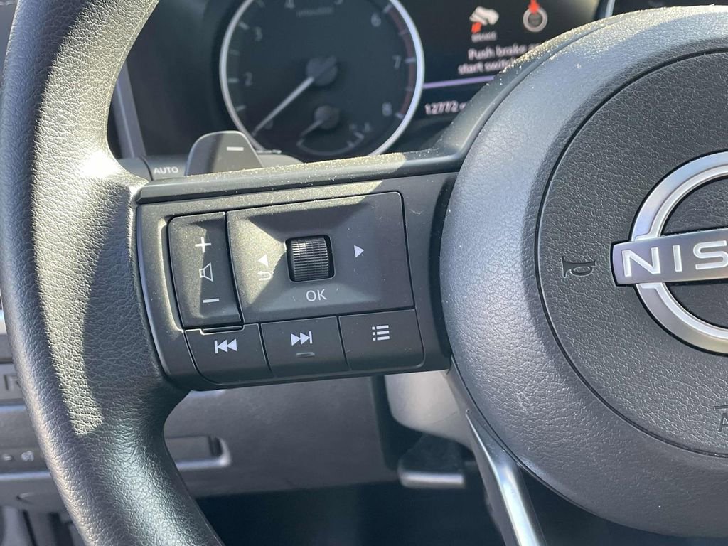 Used 2024 Nissan Rogue S image 18