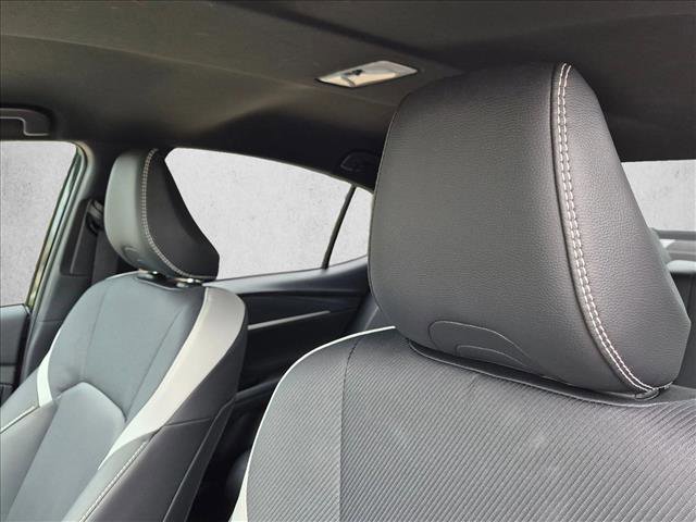 Used 2025 Toyota Camry SE w/ Convenience Package FWD image 13