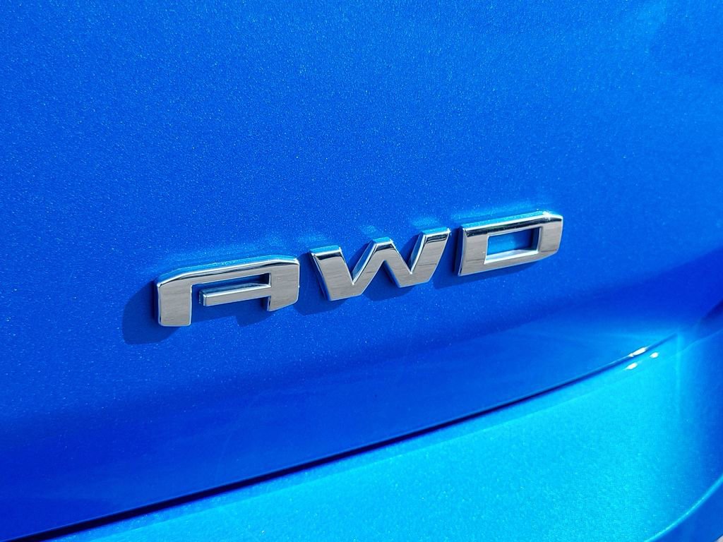 Used 2024 GMC Terrain SLT w/ LPO, Floor Liner Package image 8