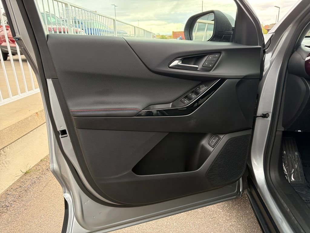 Used 2025 Chevrolet Equinox RS w/ Safety and Technology Package image 10