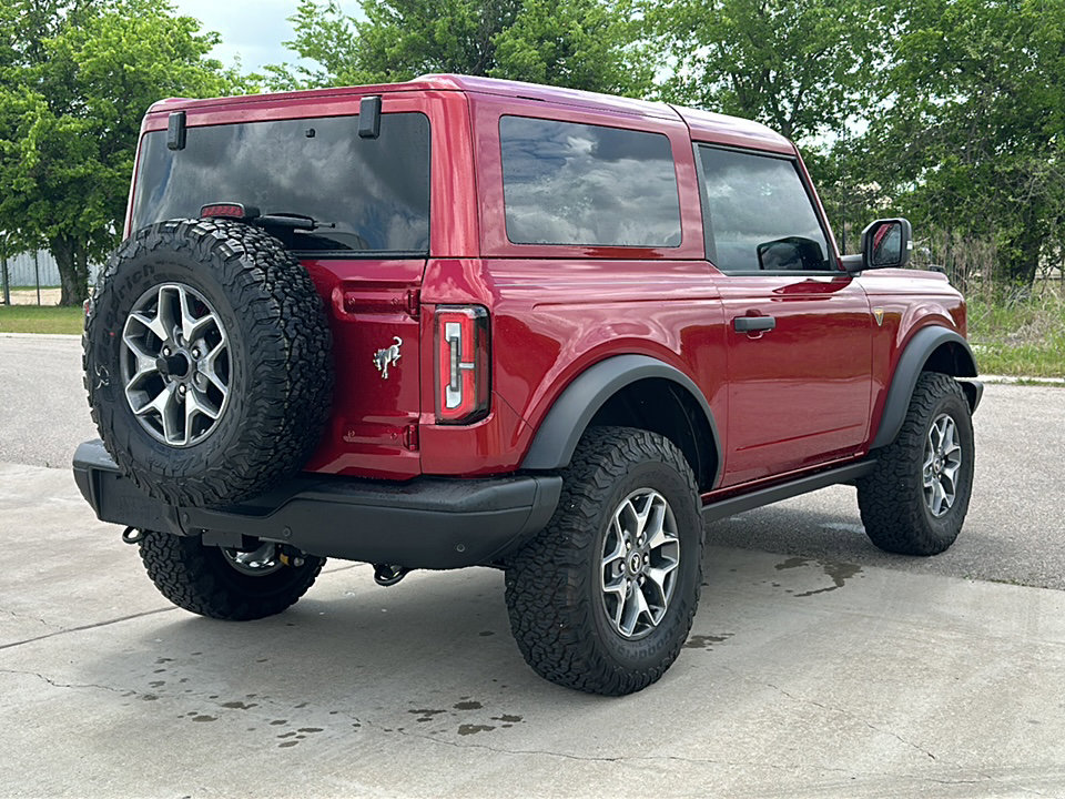 Used 2025 Ford Bronco Badlands image 8