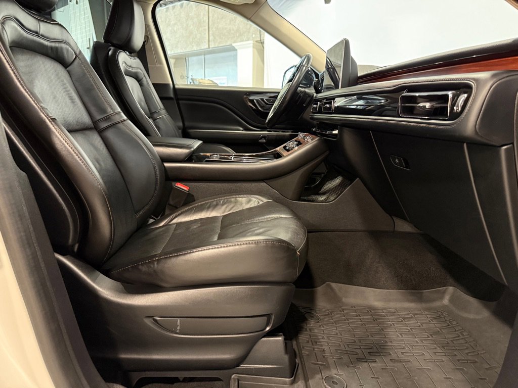 Used 2023 Lincoln Aviator Reserve w/ Elements Package Plus image 28