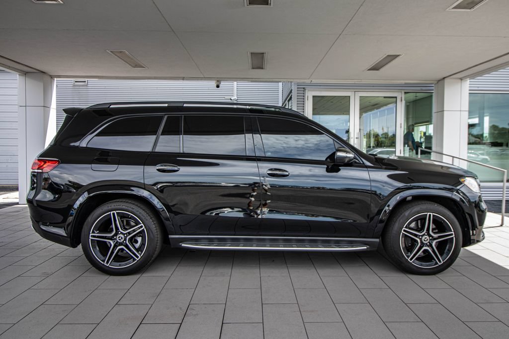 Used 2023 Mercedes-Benz GLS 580 4MATIC image 3