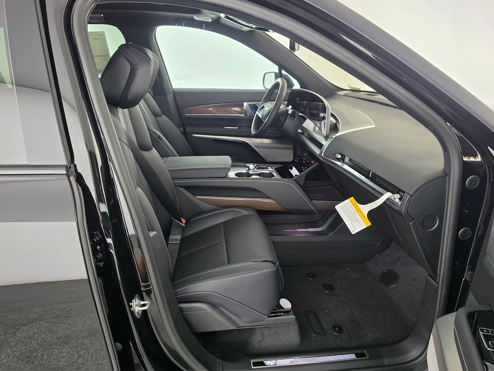 New 2027 Cadillac Vistiq Luxury AWD/4WD image 10