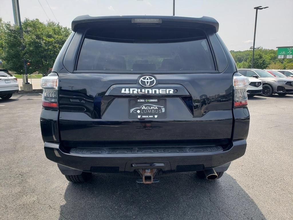 Used 2017 Toyota 4Runner SR5 AWD/4WD image 8