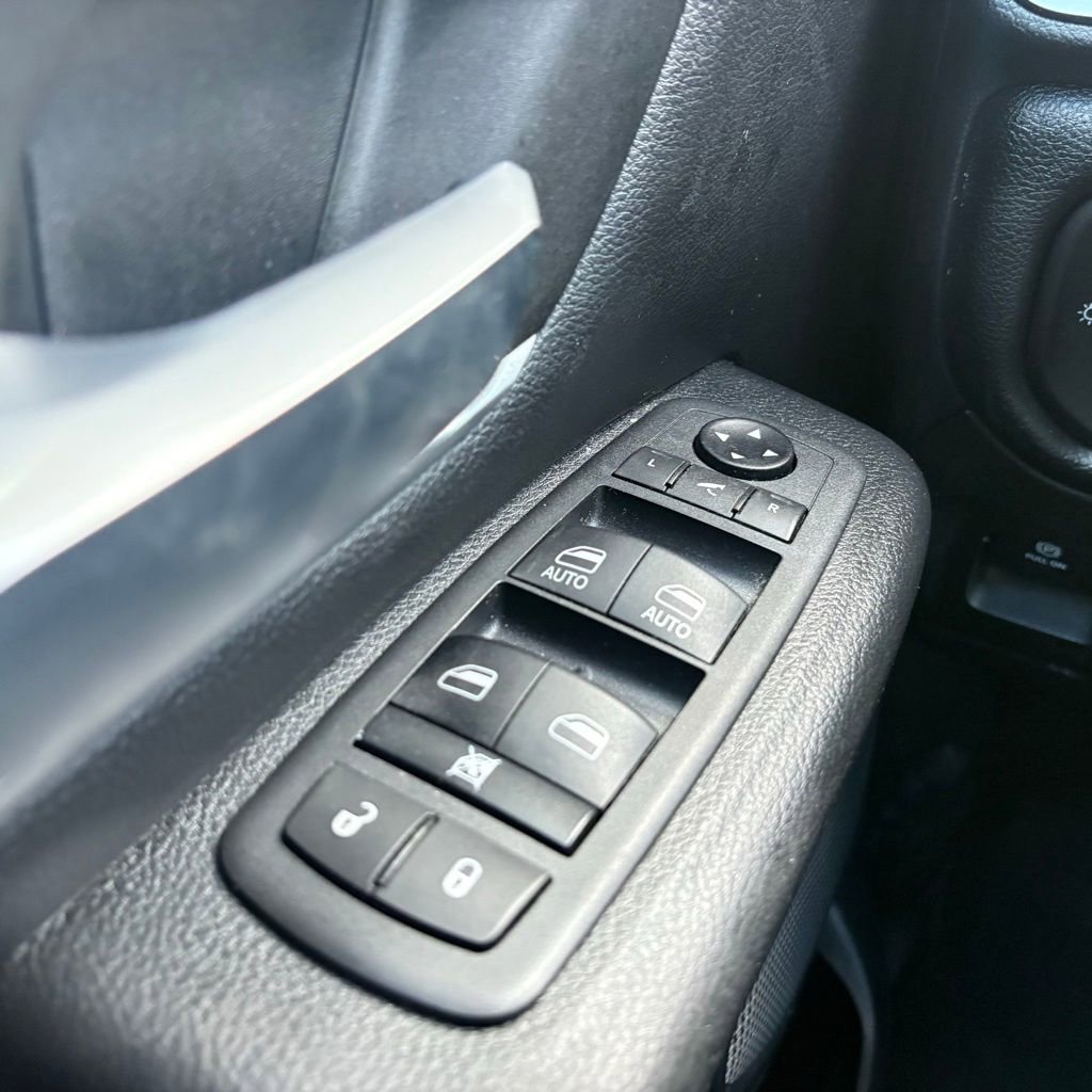 Used 2021 RAM 1500 Big Horn image 23