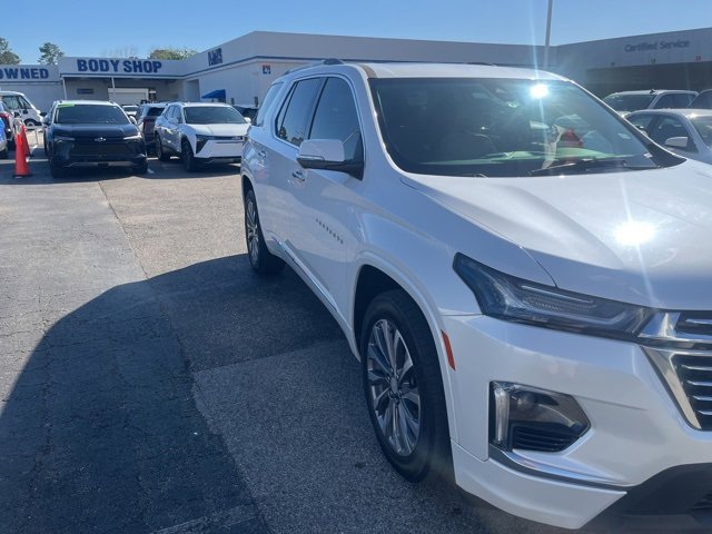 Used 2022 Chevrolet Traverse Premier w/ LPO, Floor Liner Package image 1