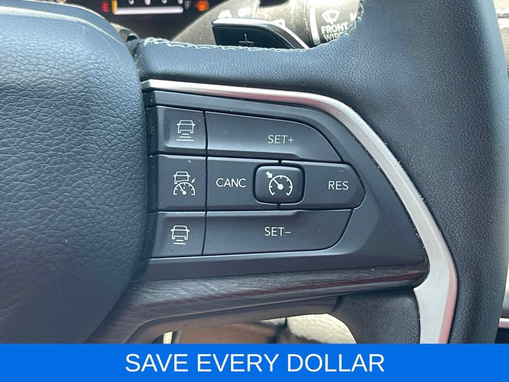 Used 2023 Jeep Grand Cherokee L Limited AWD/4WD image 18