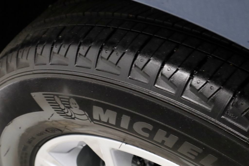 Used 2024 Chevrolet Equinox LT w/ LPO, Floor Liner Package image 20