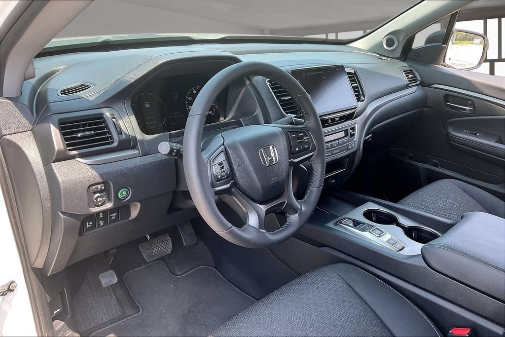 Used 2024 Honda Ridgeline Sport image 17