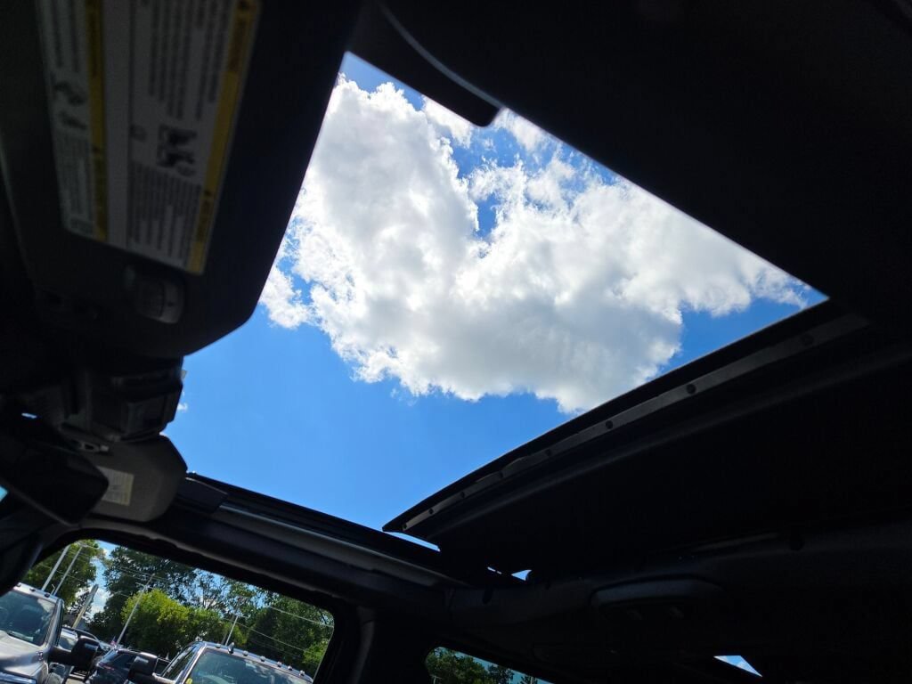 New 2026 Jeep Wrangler Unlimited Rubicon AWD/4WD image 31