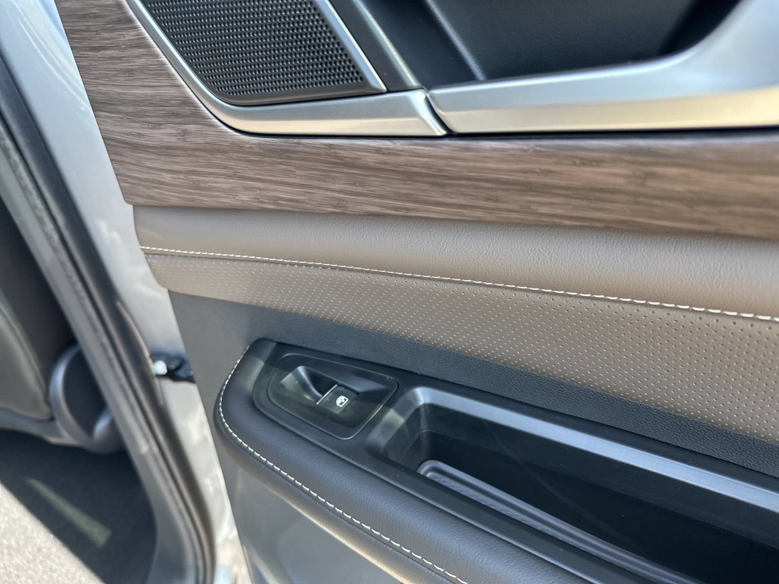 New 2026 Volkswagen Atlas SEL AWD/4WD image 36