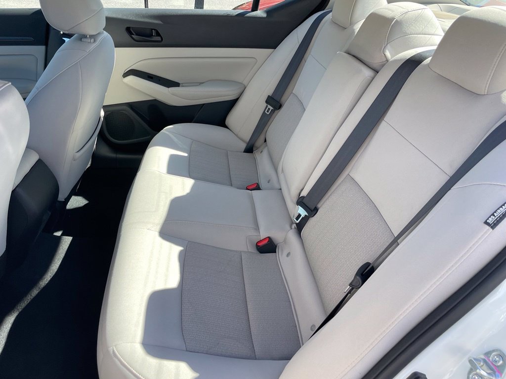 Certified 2024 Nissan Altima 2.5 SV w/ SV Premium Package AWD/4WD image 8