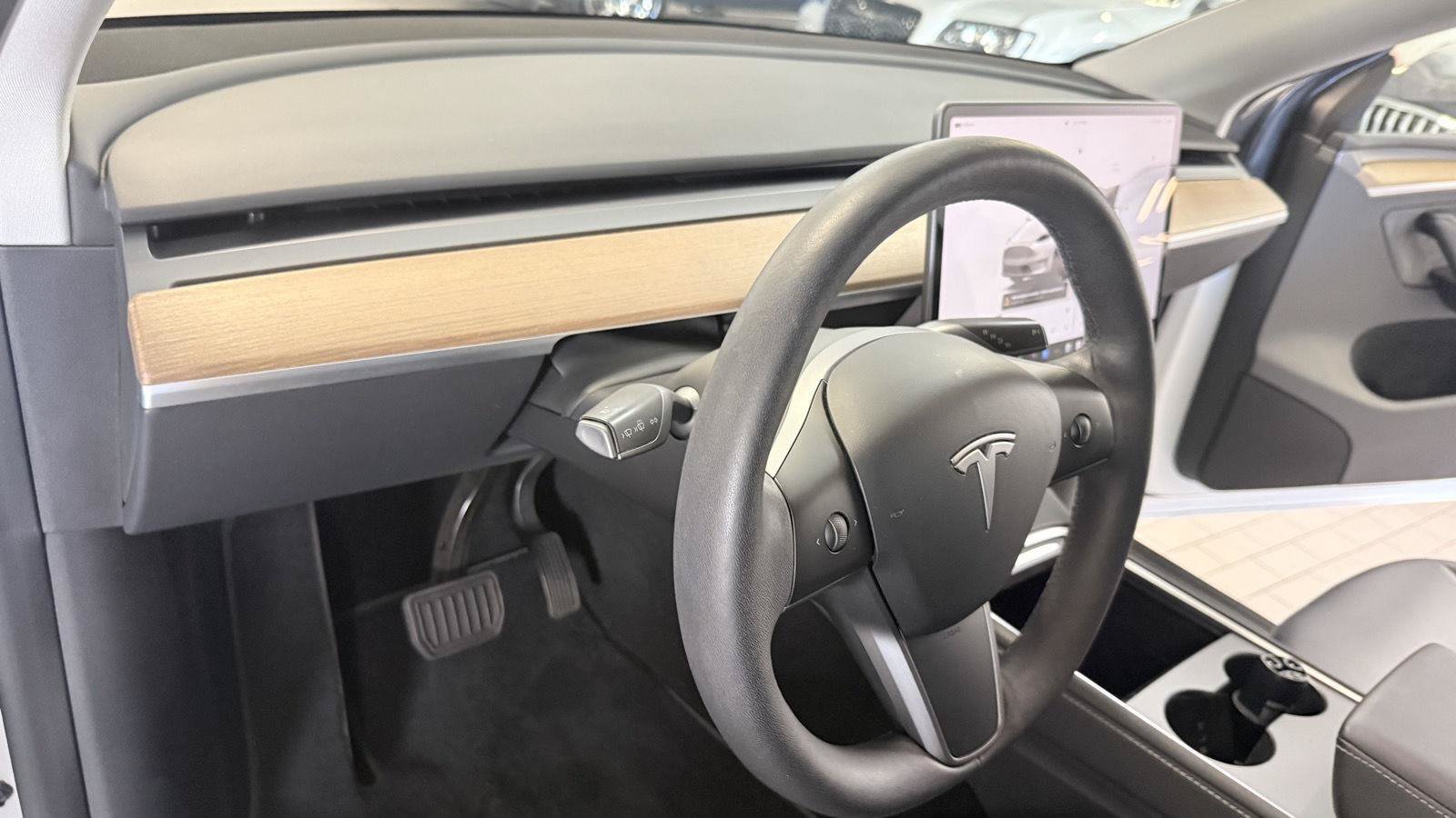 Used 2023 Tesla Model Y Long Range AWD/4WD image 39