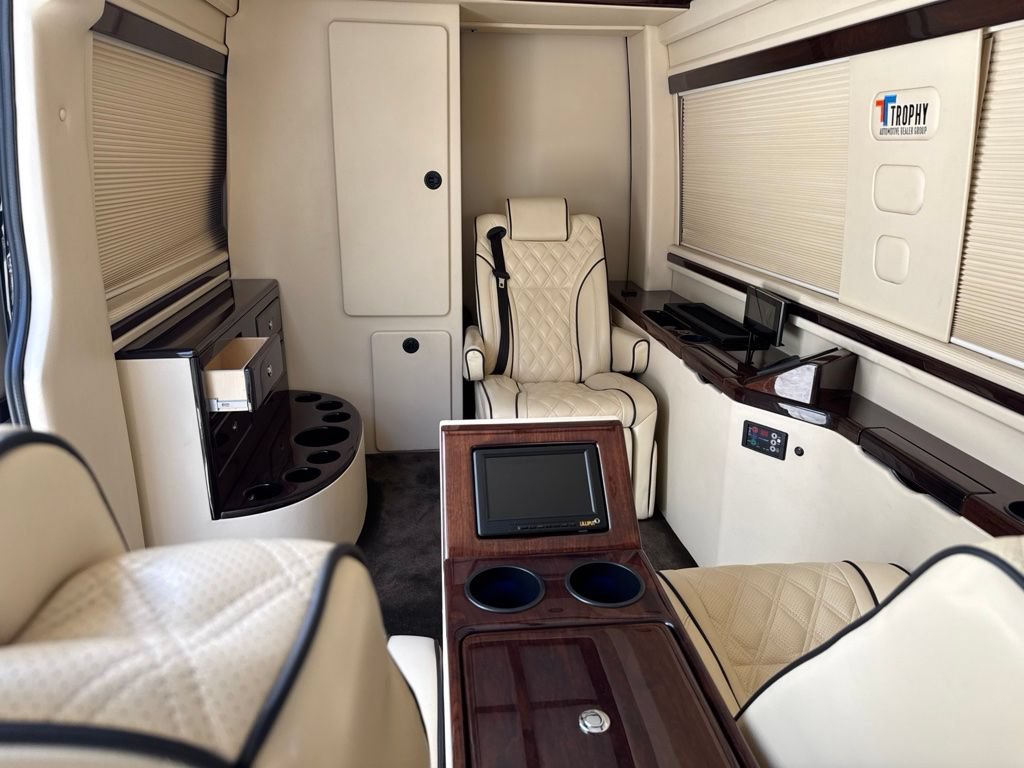 Used 2017 Mercedes-Benz Sprinter 2500 image 26