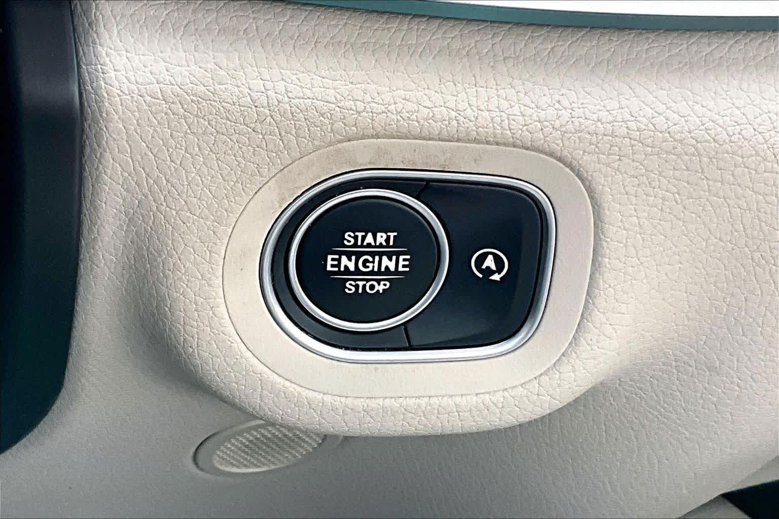 Used 2020 Mercedes-Benz GLS 450 4MATIC image 33