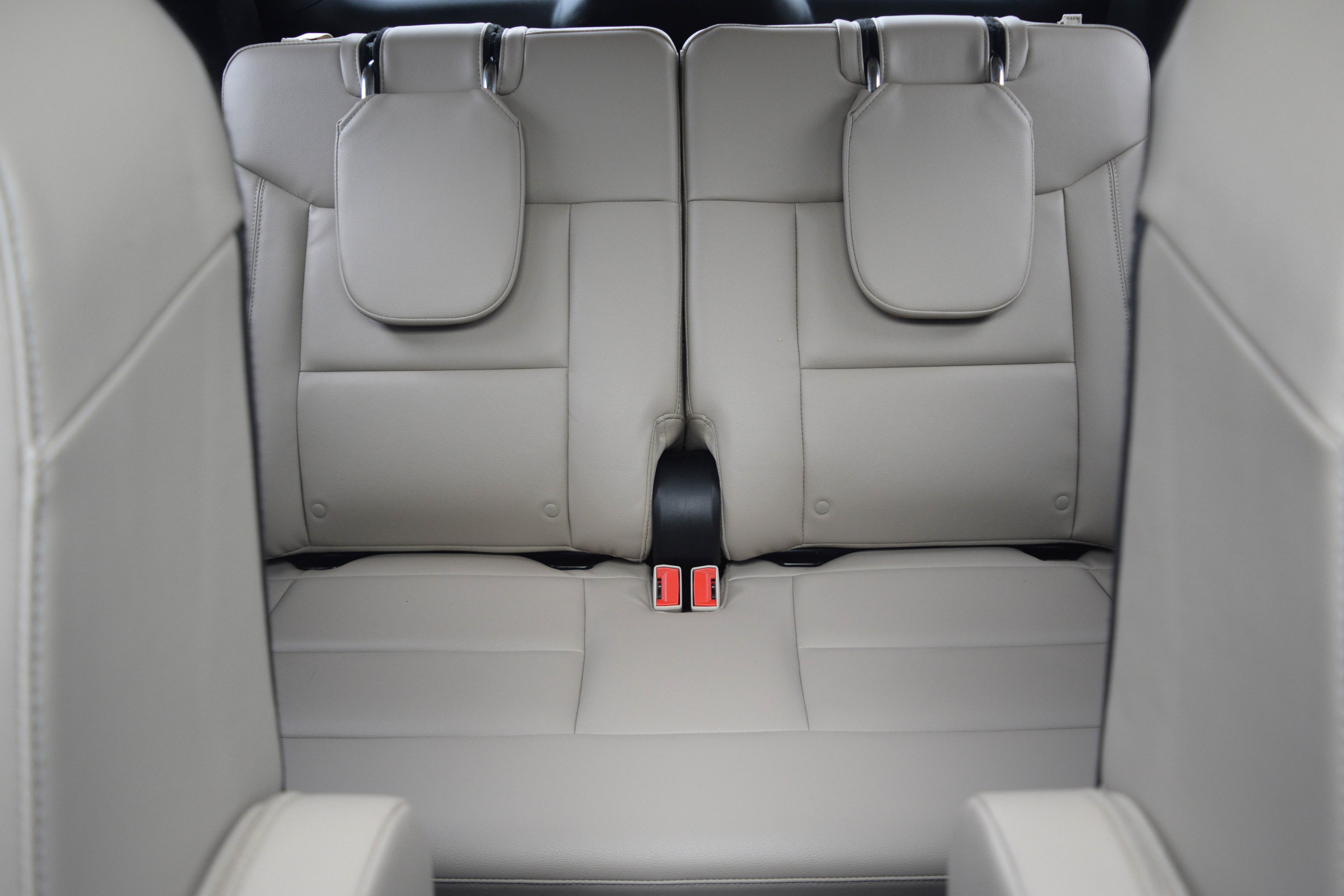 Used 2023 Ford Explorer Limited w/ Limited Technology Package image 18