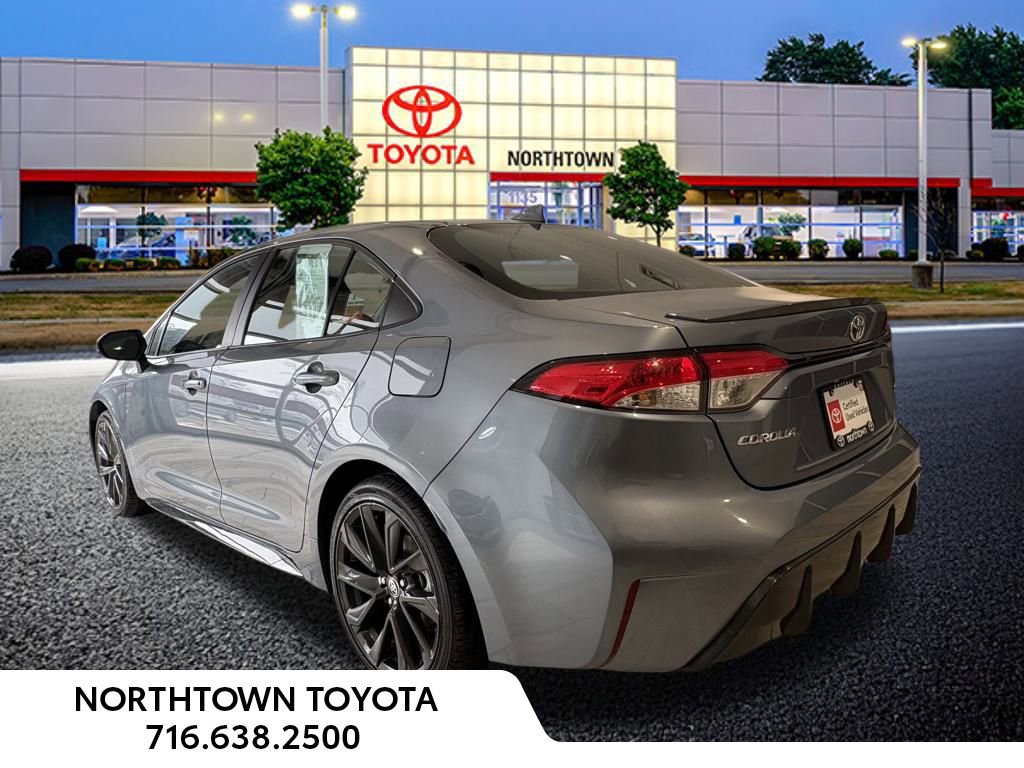 Used 2024 Toyota Corolla SE FWD image 3