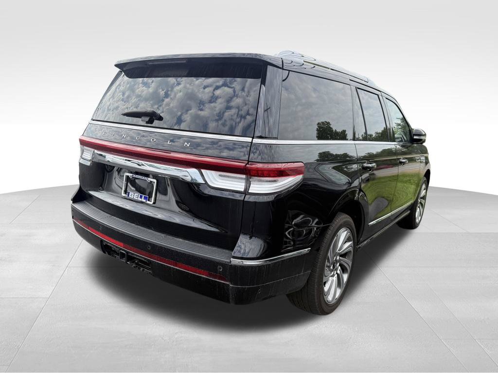 Used 2023 Lincoln Navigator Reserve AWD/4WD image 10