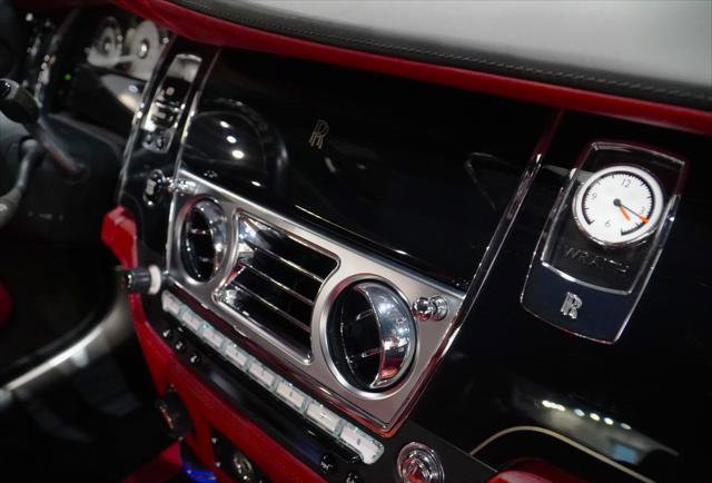 Used 2015 Rolls-Royce Wraith image 25