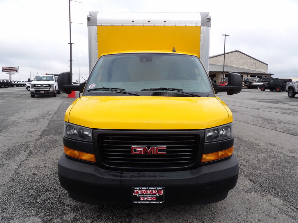 Used 2019 GMC Savana 3500 Extended w/ Driver Convenience Package RWD image 12