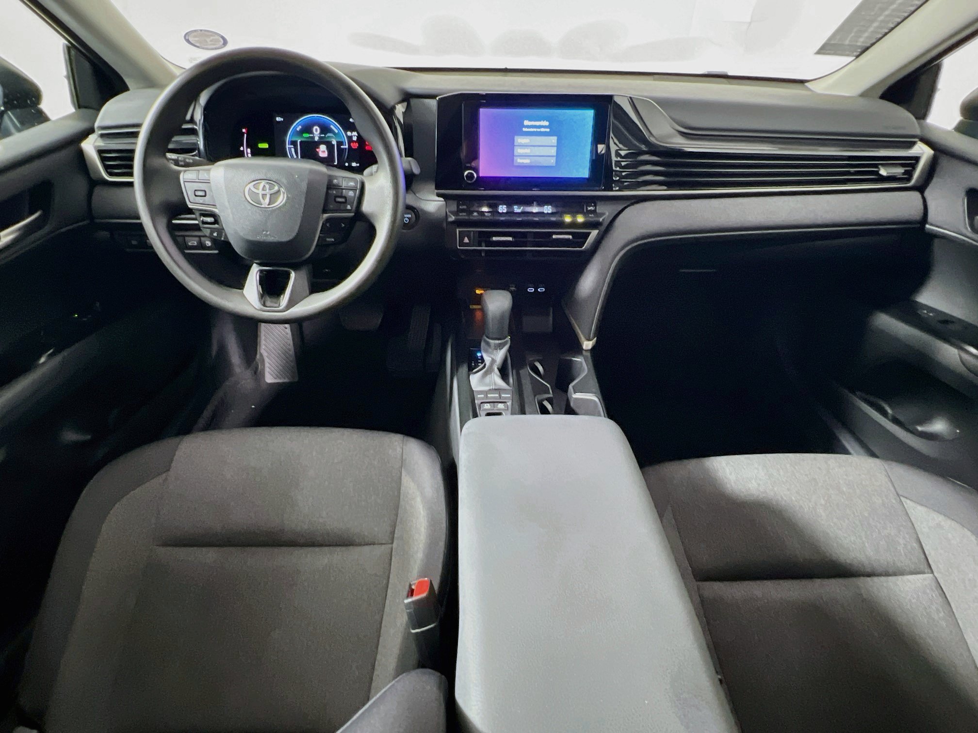 Used 2025 Toyota Camry LE FWD image 27