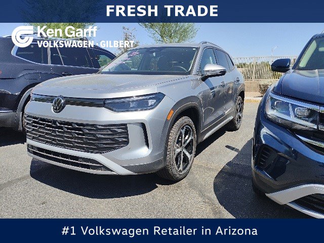 Used 2025 Volkswagen Tiguan SE